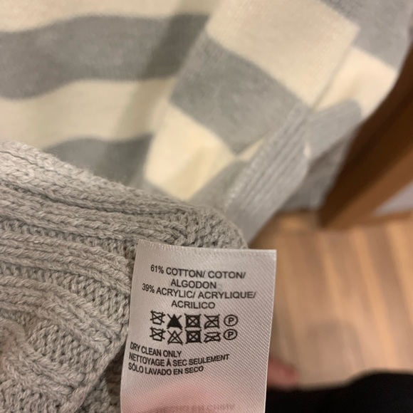 Sweater - Picture 3 of 3